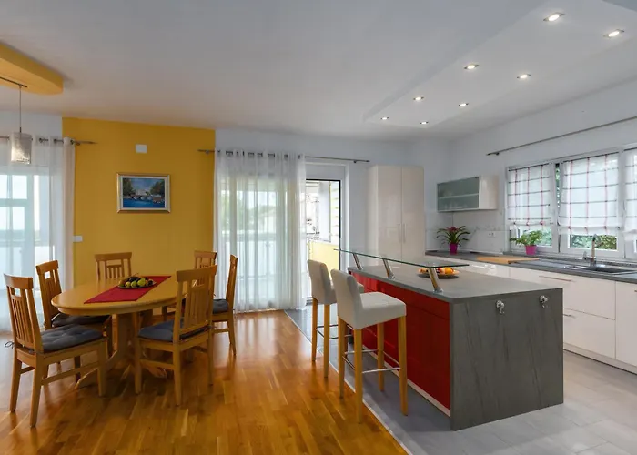 Sandra Vila Kastelir