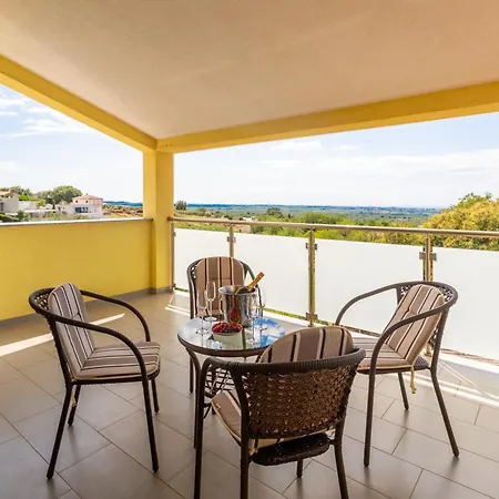 Vila Sandra *