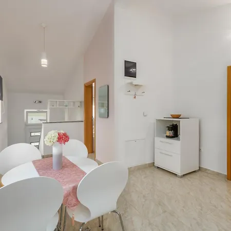 Vila Sandra *