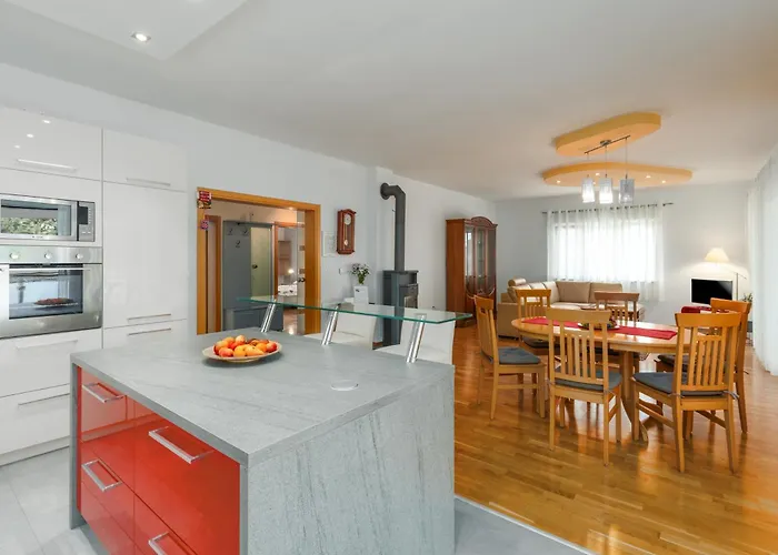 Sandra Villa Kaštelir